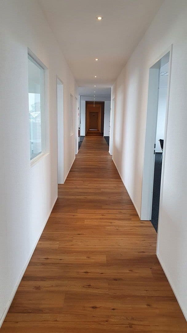 Prenájom kancelárie 345 m², Pfaffenweg 22, Neu-Ulm, Bavorsko Prenájom kancelárie 345 m², Pfaffenweg 22, Neu-Ulm, Bavorsko