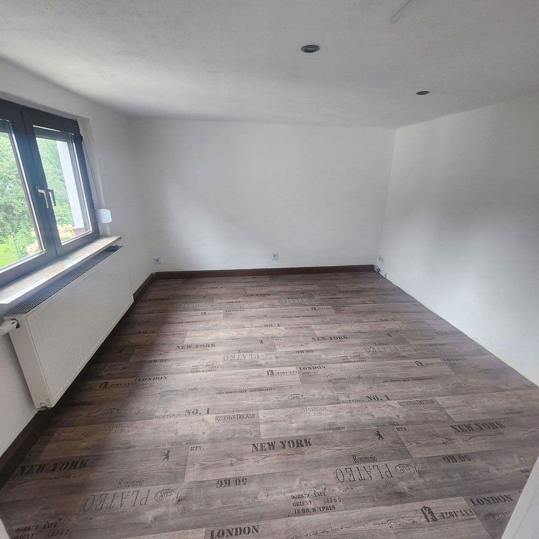 Prenájom domu 90 m², pozemek 370 m², Muldenthalstraße 17b, Großschirma, Sasko Prenájom domu 90 m², pozemek 370 m², Muldenthalstraße 17b, Großschirma, Sasko