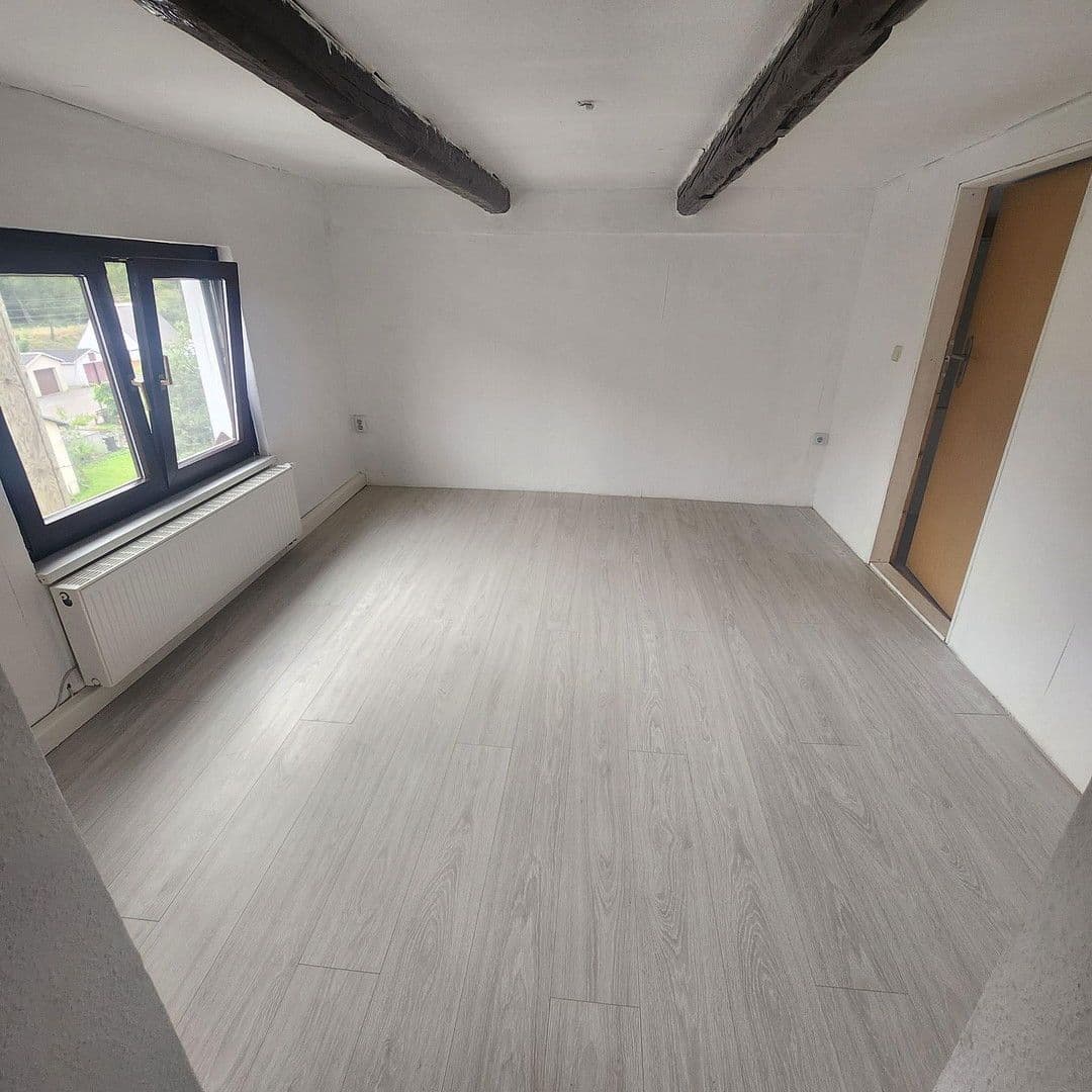 Prenájom domu 90 m², pozemek 370 m², Muldenthalstraße 17b, Großschirma, Sasko Prenájom domu 90 m², pozemek 370 m², Muldenthalstraße 17b, Großschirma, Sasko