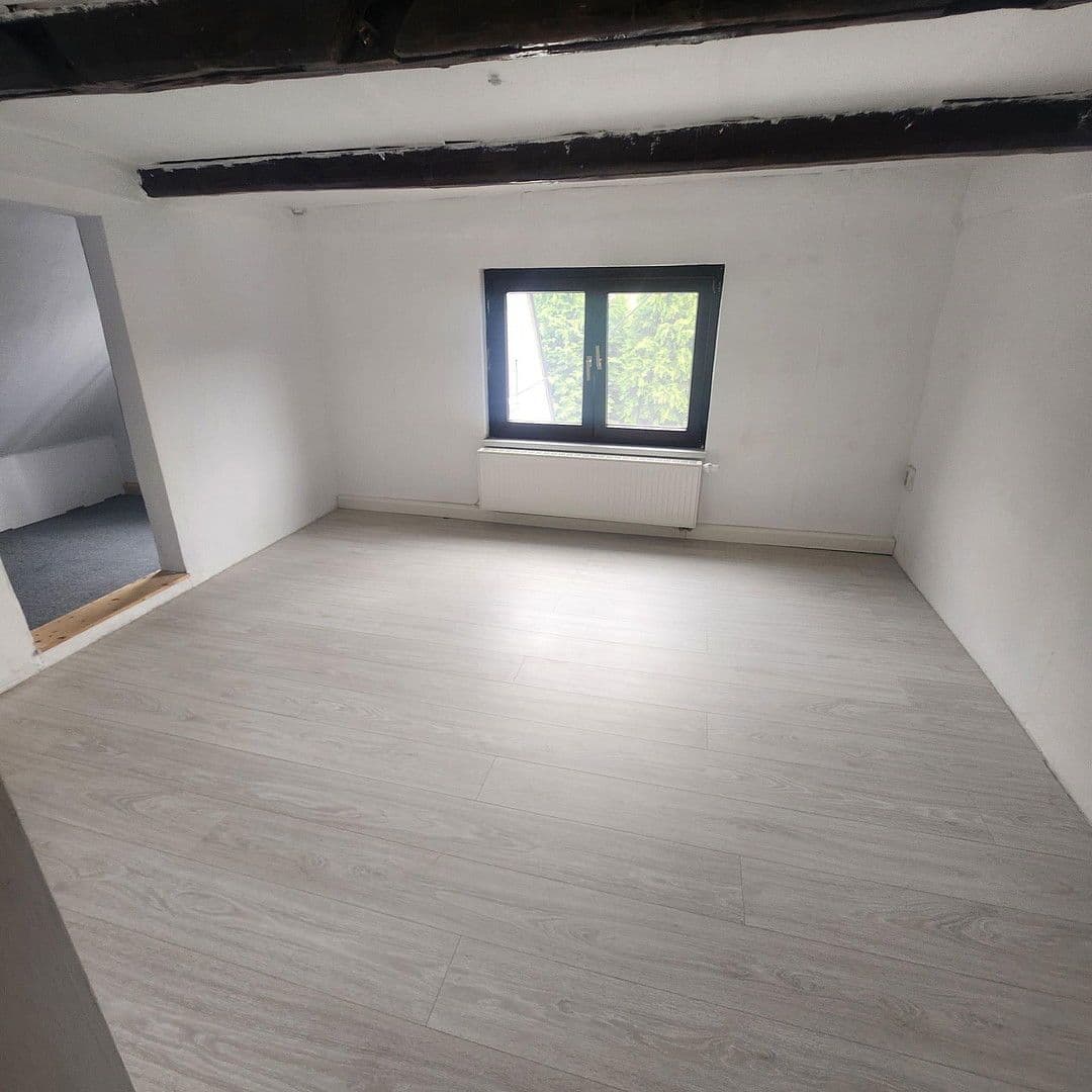 Prenájom domu 90 m², pozemek 370 m², Muldenthalstraße 17b, Großschirma, Sasko Prenájom domu 90 m², pozemek 370 m², Muldenthalstraße 17b, Großschirma, Sasko