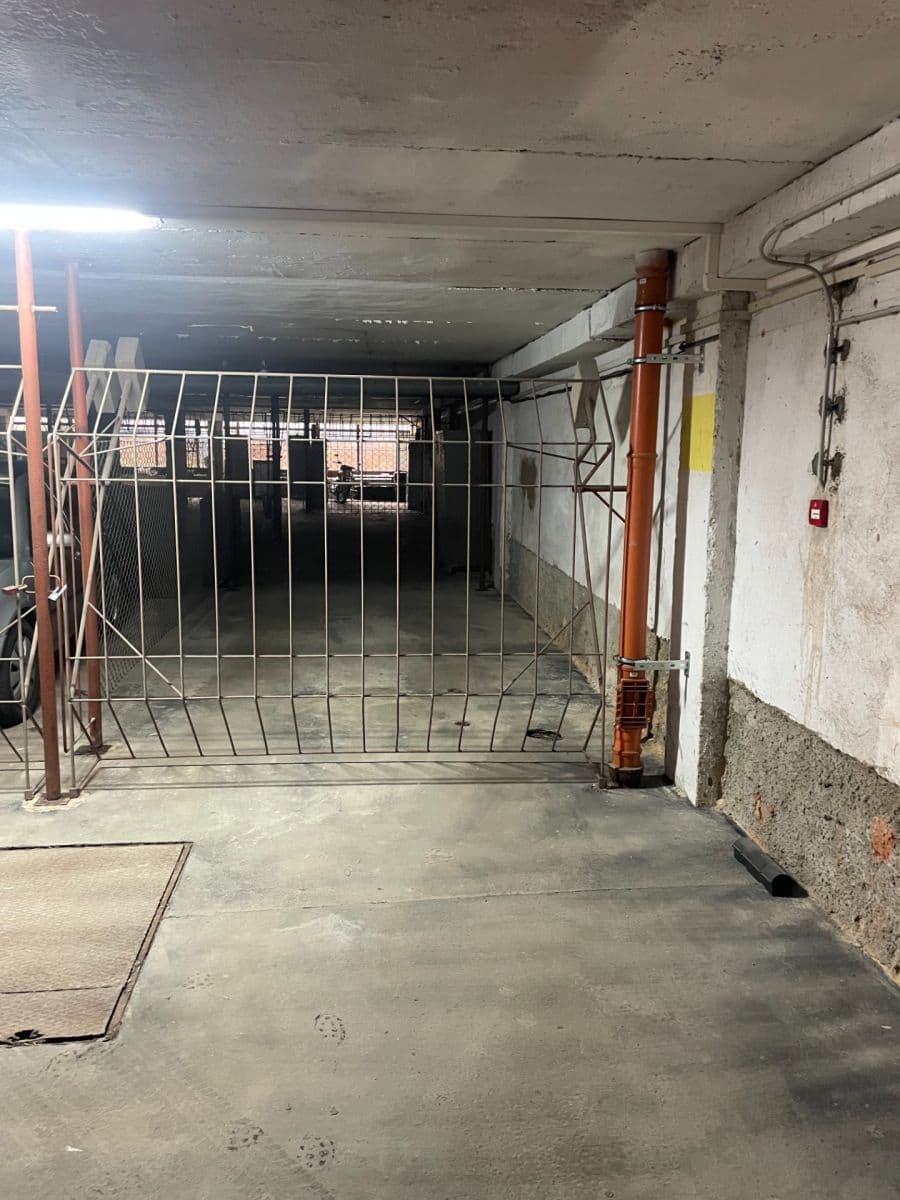 Prenájom garáže 18 m², Lovosická, Praha, Praha Prenájom garáže 18 m², Lovosická, Praha, Praha