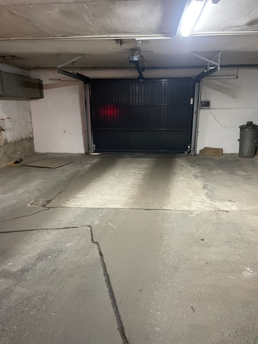 Prenájom garáže 18 m², Lovosická, Praha, Praha Prenájom garáže 18 m², Lovosická, Praha, Praha