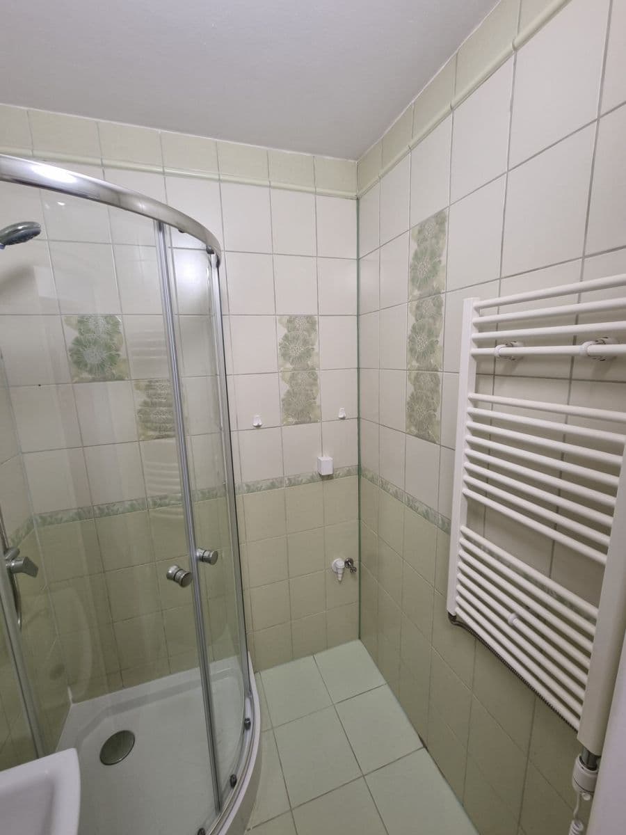 Prenájom bytu 1-izbový 40 m², Bukovany, Karlovarský kraj Prenájom bytu 1-izbový 40 m², Bukovany, Karlovarský kraj