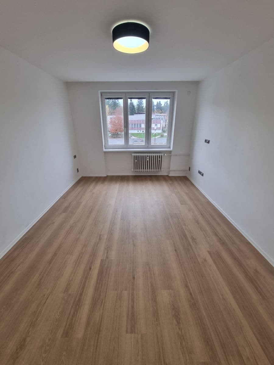 Prenájom bytu 1-izbový 40 m², Bukovany, Karlovarský kraj Prenájom bytu 1-izbový 40 m², Bukovany, Karlovarský kraj