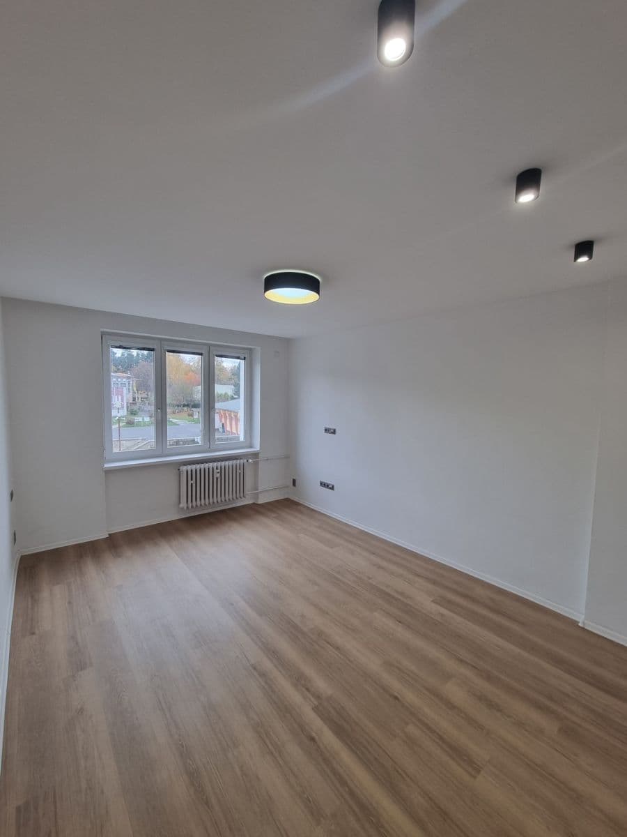 Prenájom bytu 1-izbový 40 m², Bukovany, Karlovarský kraj Prenájom bytu 1-izbový 40 m², Bukovany, Karlovarský kraj