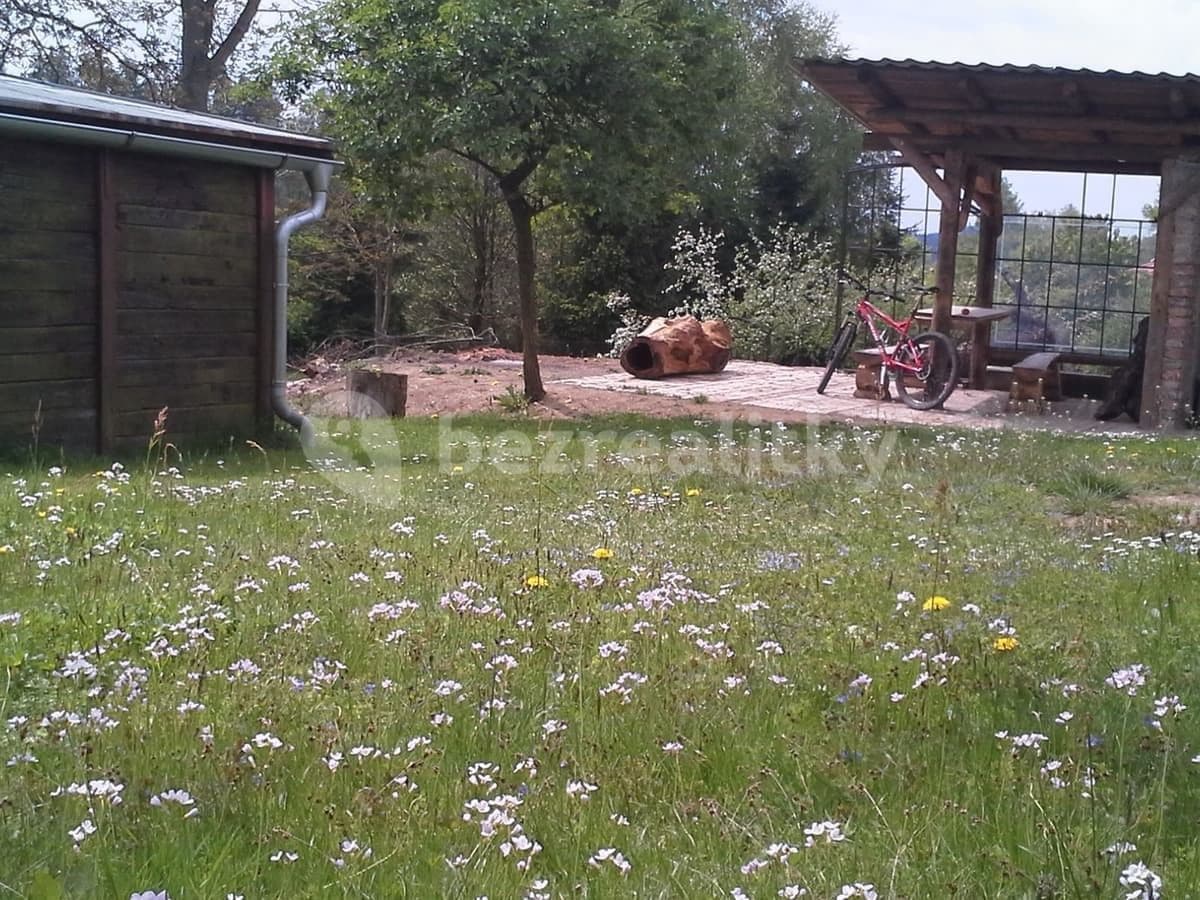 Prenájom bytu 1-izbový 30 m², Staré Křečany, Ústecký kraj Prenájom bytu 1-izbový 30 m², Staré Křečany, Ústecký kraj