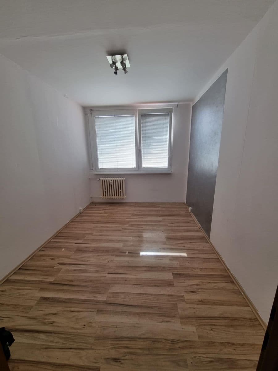 Prenájom bytu 2-izbový 40 m², Písečná, Praha, Praha Prenájom bytu 2-izbový 40 m², Písečná, Praha, Praha