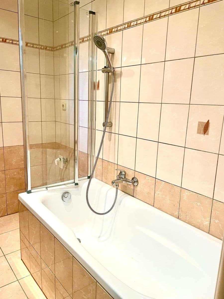 Prenájom bytu 3-izbový 80 m², Staškova, Liberec, Liberecký kraj Prenájom bytu 3-izbový 80 m², Staškova, Liberec, Liberecký kraj