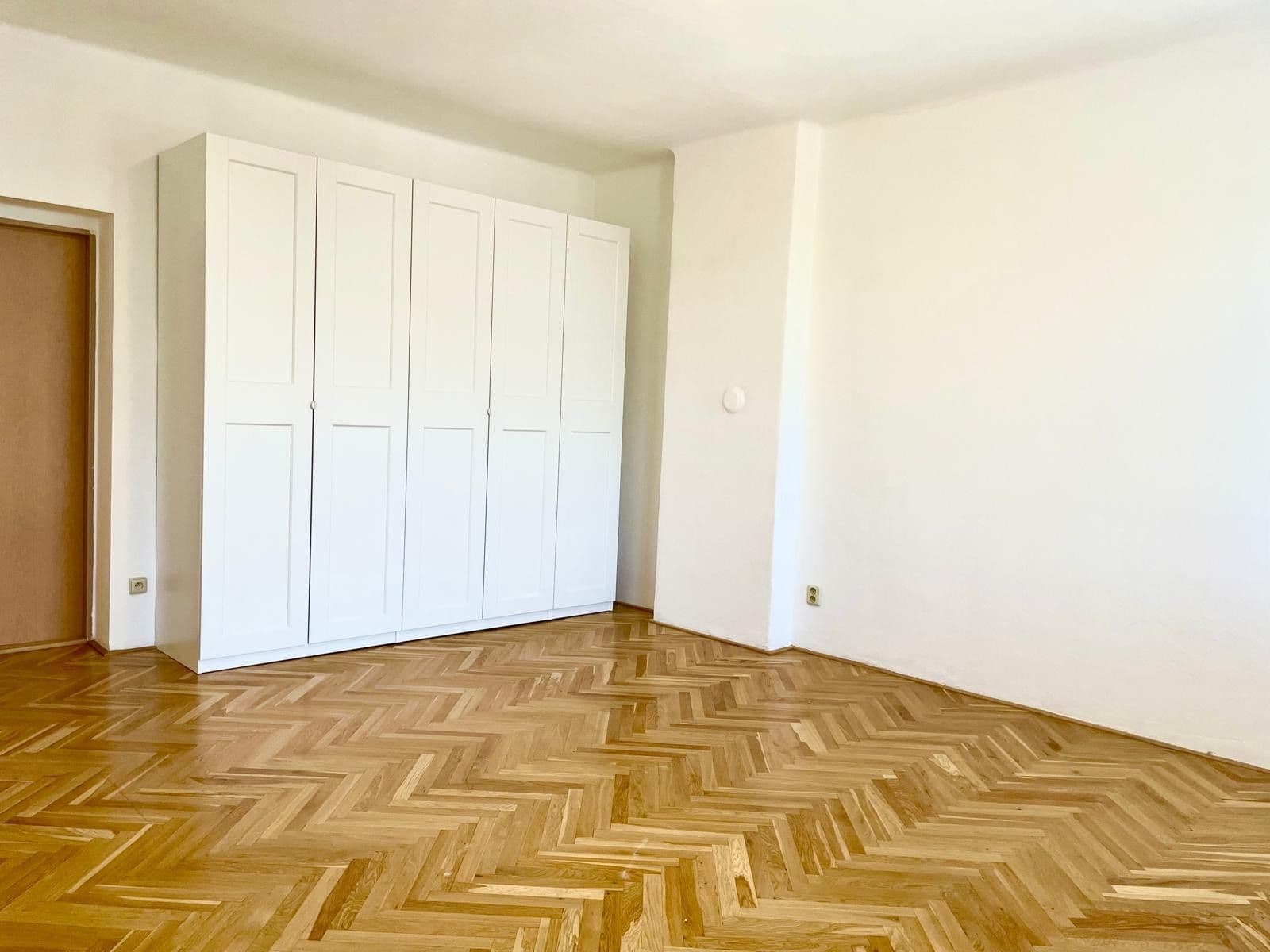 Prenájom bytu 3-izbový 80 m², Staškova, Liberec, Liberecký kraj Prenájom bytu 3-izbový 80 m², Staškova, Liberec, Liberecký kraj