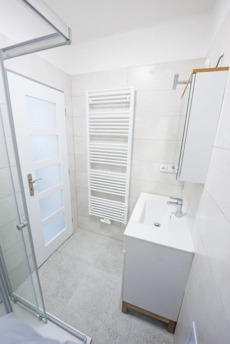 Prenájom bytu 1-izbový 32 m², Nad Nuslemi, Praha, Praha Prenájom bytu 1-izbový 32 m², Nad Nuslemi, Praha, Praha