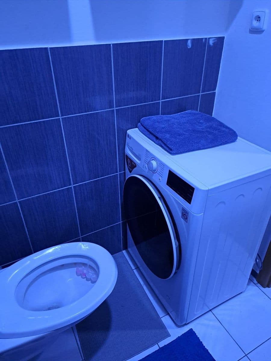 Prenájom bytu 60 m², Na Drážce, Pardubice, Pardubický kraj Prenájom bytu 60 m², Na Drážce, Pardubice, Pardubický kraj