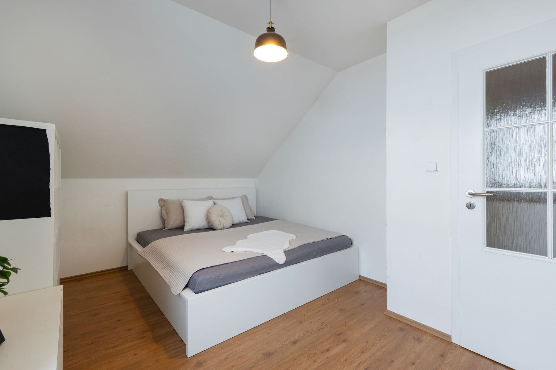 Predaj bytu 4-izbový 129 m², K Vidouši, Unhošť, Středočeský kraj Predaj bytu 4-izbový 129 m², K Vidouši, Unhošť, Středočeský kraj