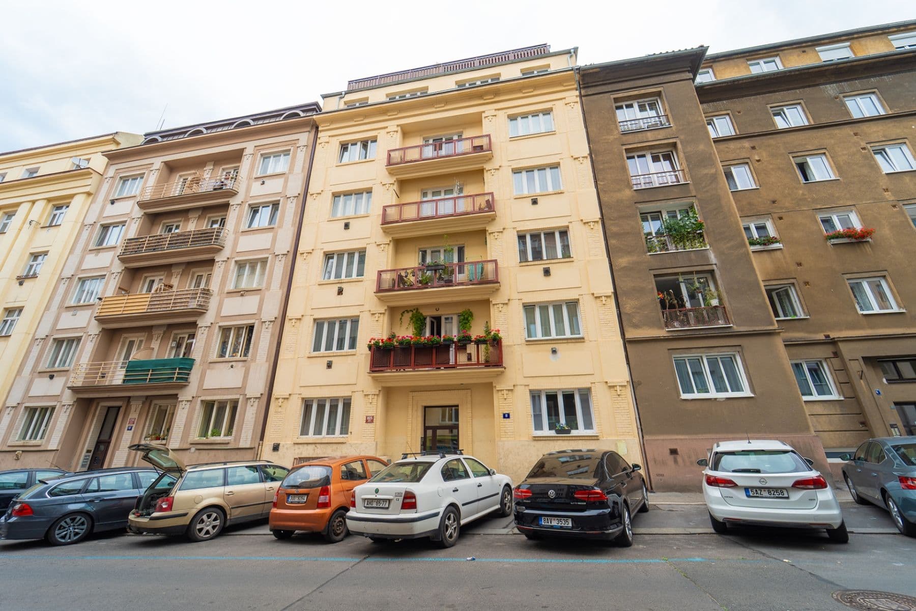 Prenájom bytu 2-izbový 56 m², Viklefova, Praha, Praha Prenájom bytu 2-izbový 56 m², Viklefova, Praha, Praha
