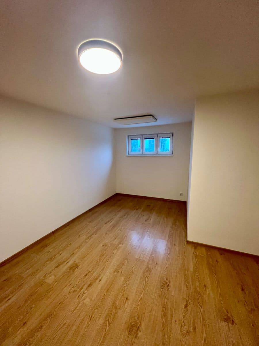 Prenájom bytu 2-izbový 56 m², Viklefova, Praha, Praha Prenájom bytu 2-izbový 56 m², Viklefova, Praha, Praha