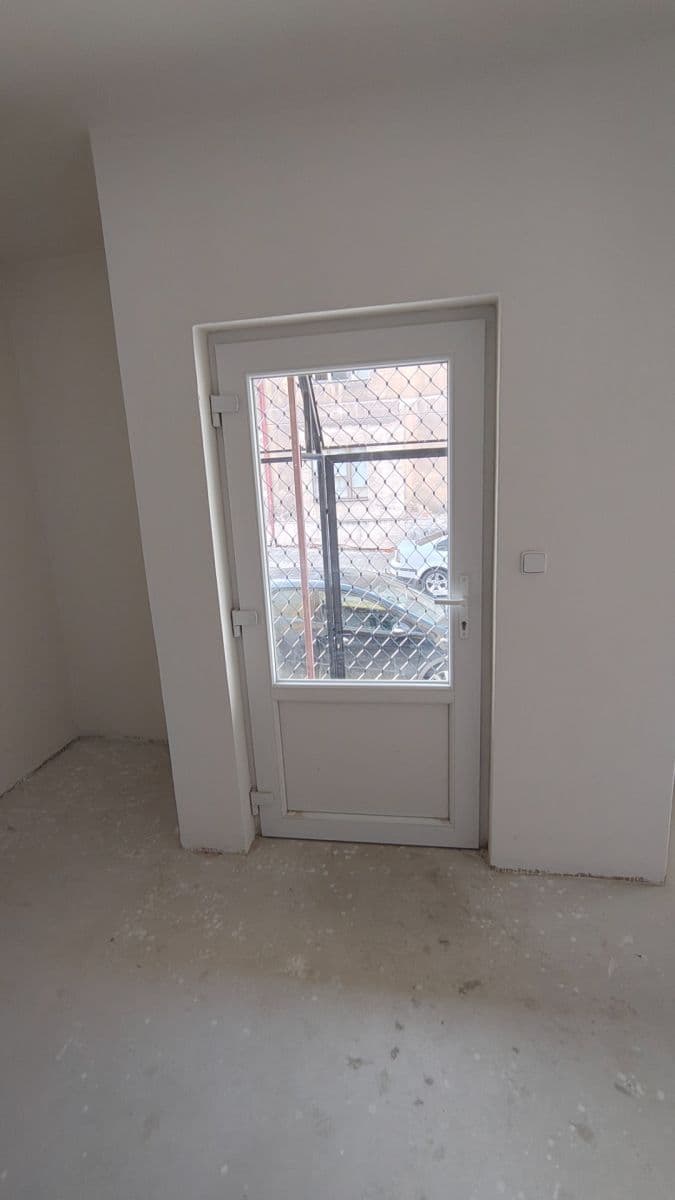 Prenájom nebytového priestoru 48 m², Fügnerova, Kladno, Středočeský kraj Prenájom nebytového priestoru 48 m², Fügnerova, Kladno, Středočeský kraj