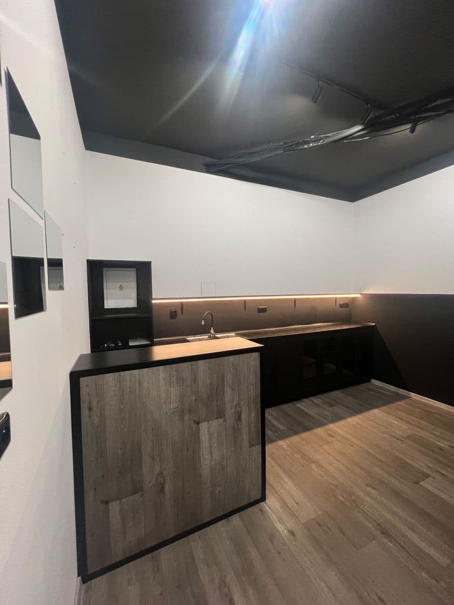 Prenájom nebytového priestoru 24 m², Rýmařovská, Praha, Praha Prenájom nebytového priestoru 24 m², Rýmařovská, Praha, Praha