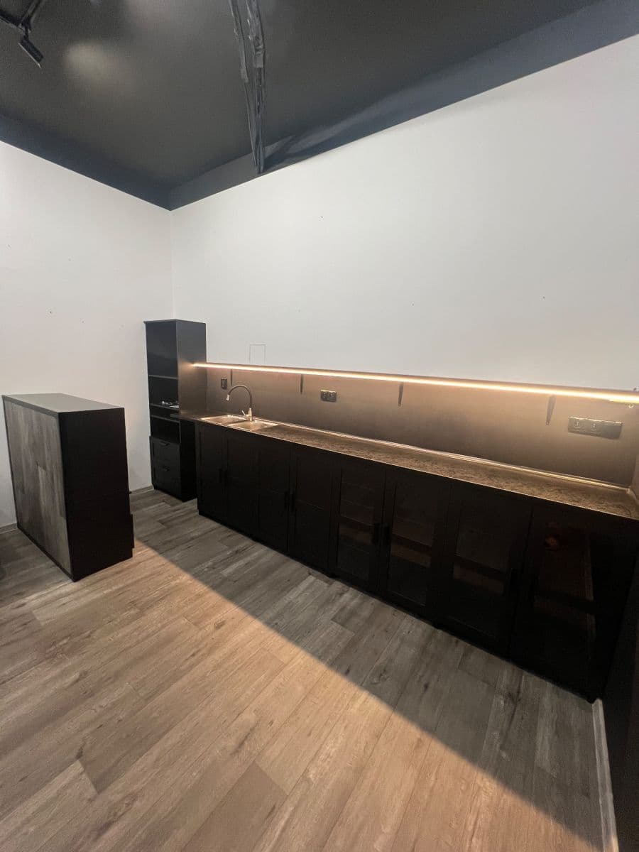 Prenájom nebytového priestoru 24 m², Rýmařovská, Praha, Praha Prenájom nebytového priestoru 24 m², Rýmařovská, Praha, Praha