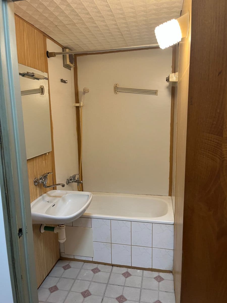 Prenájom bytu 2-izbový 42 m², Anny Drabíkové, Praha, Praha Prenájom bytu 2-izbový 42 m², Anny Drabíkové, Praha, Praha