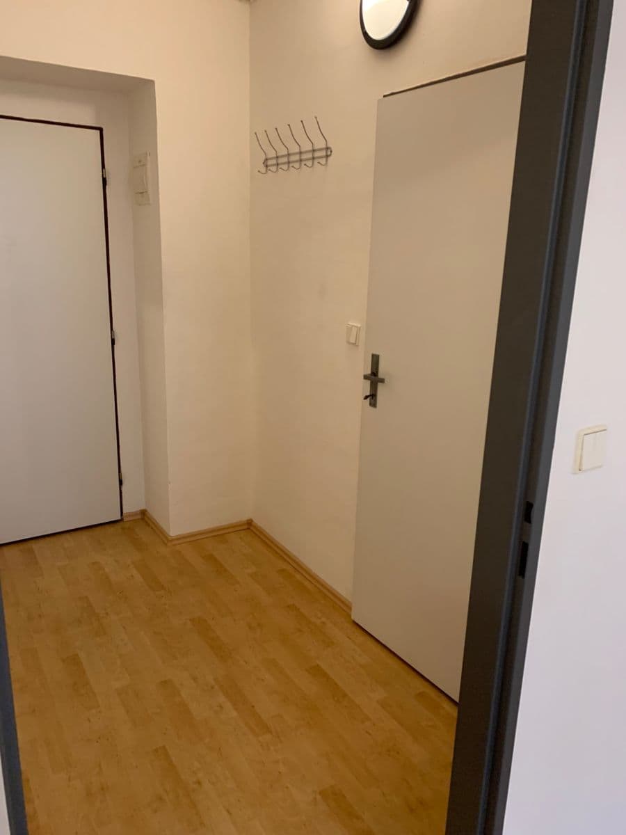 Prenájom bytu 1-izbový 27 m², Hartigova, Praha, Praha Prenájom bytu 1-izbový 27 m², Hartigova, Praha, Praha