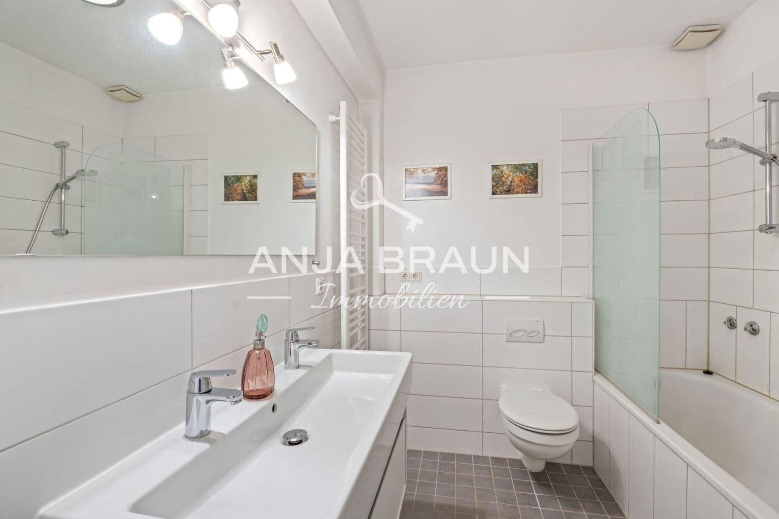 Prenájom domu 122 m², pozemek 150 m², Halstenbek, Šlezvicko-Holštajnsko Prenájom domu 122 m², pozemek 150 m², Halstenbek, Šlezvicko-Holštajnsko