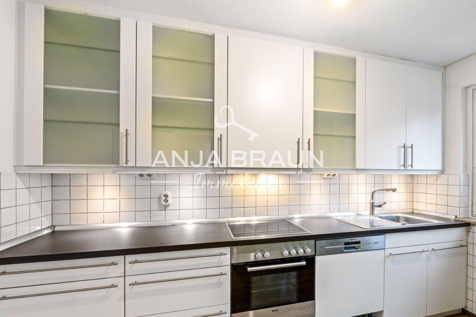 Prenájom domu 122 m², pozemek 150 m², Halstenbek, Šlezvicko-Holštajnsko Prenájom domu 122 m², pozemek 150 m², Halstenbek, Šlezvicko-Holštajnsko