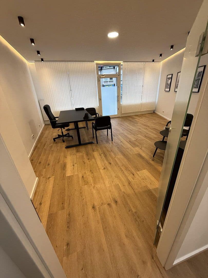 Prenájom nebytového priestoru 80 m², Rösrather Straße, Köln, Severné Porýnie - Westfálsko Prenájom nebytového priestoru 80 m², Rösrather Straße, Köln, Severné Porýnie - Westfálsko