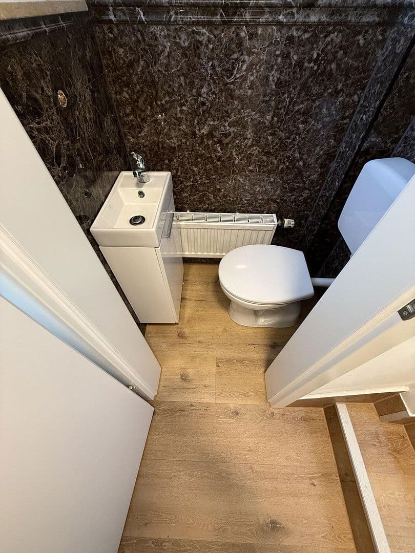 Prenájom nebytového priestoru 80 m², Rösrather Straße, Köln, Severné Porýnie - Westfálsko Prenájom nebytového priestoru 80 m², Rösrather Straße, Köln, Severné Porýnie - Westfálsko