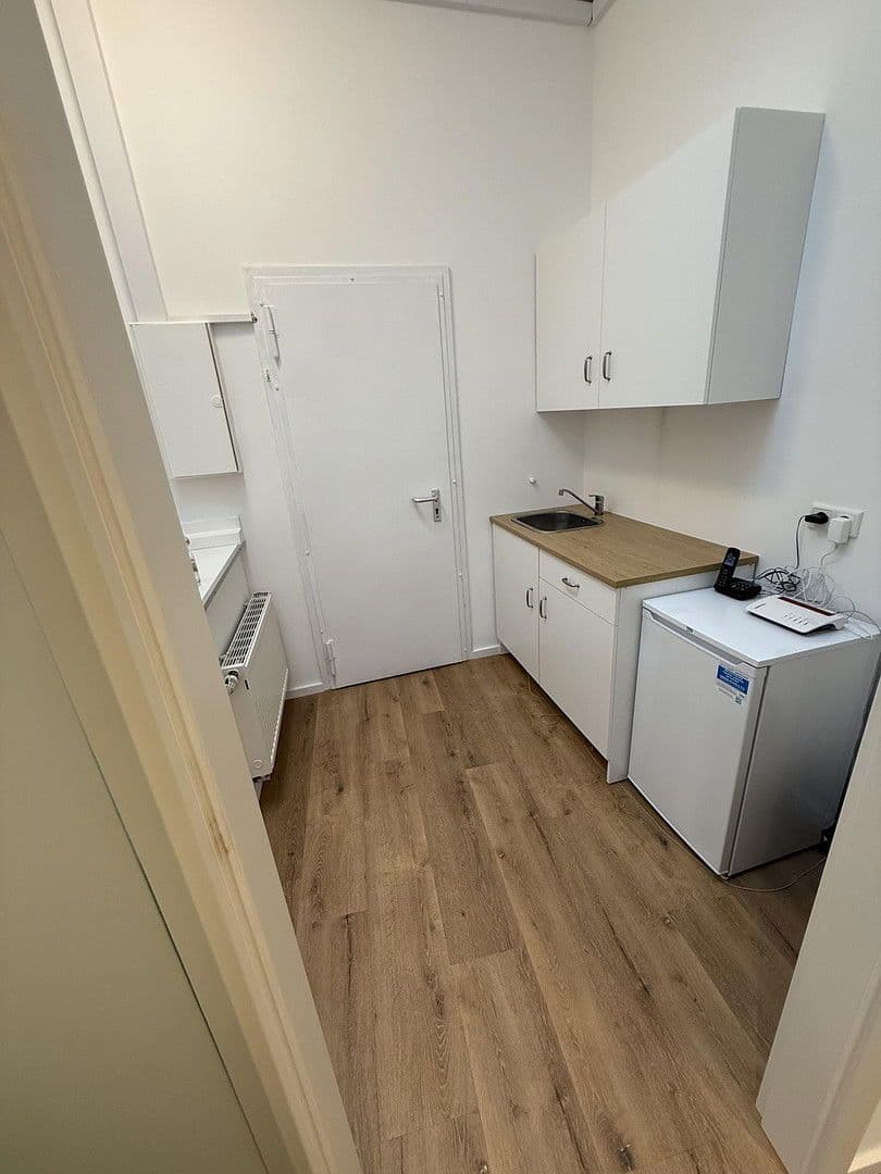 Prenájom nebytového priestoru 80 m², Rösrather Straße, Köln, Severné Porýnie - Westfálsko Prenájom nebytového priestoru 80 m², Rösrather Straße, Köln, Severné Porýnie - Westfálsko
