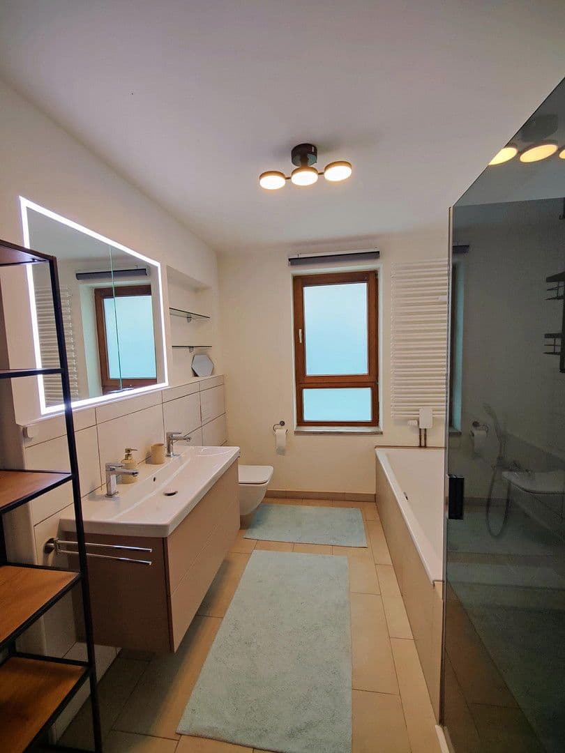 Prenájom bytu 3-izbový 105 m², Am Golfplatz 1, Mittenwalde, Brandenbursko Prenájom bytu 3-izbový 105 m², Am Golfplatz 1, Mittenwalde, Brandenbursko