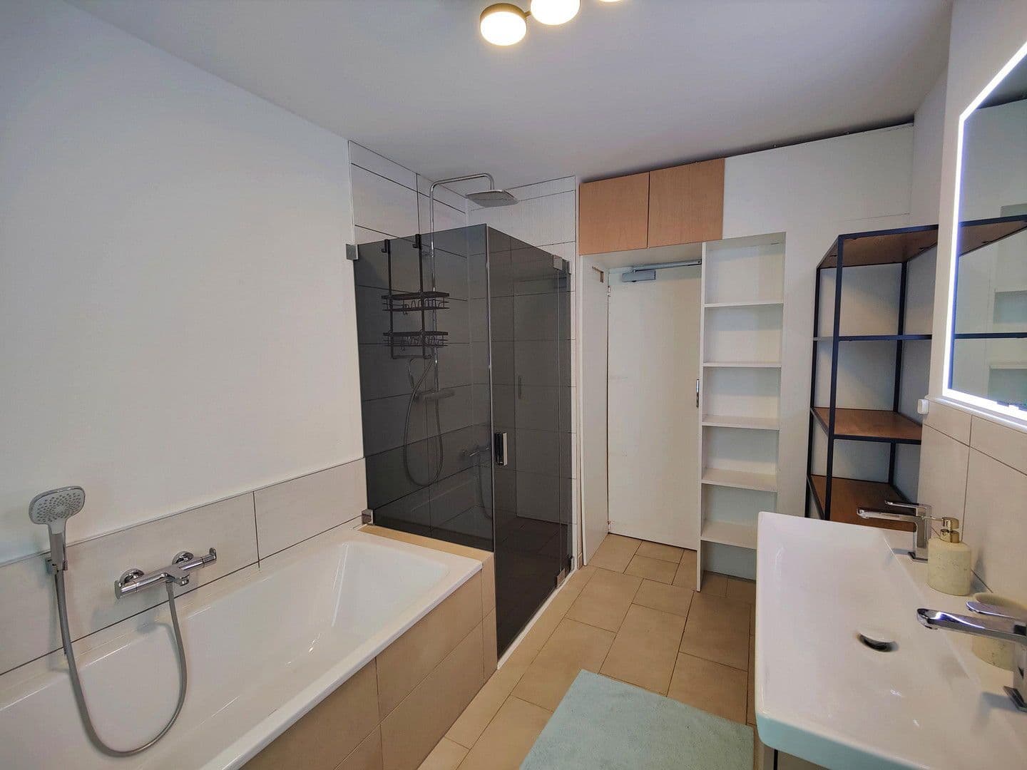 Prenájom bytu 3-izbový 105 m², Am Golfplatz 1, Mittenwalde, Brandenbursko Prenájom bytu 3-izbový 105 m², Am Golfplatz 1, Mittenwalde, Brandenbursko