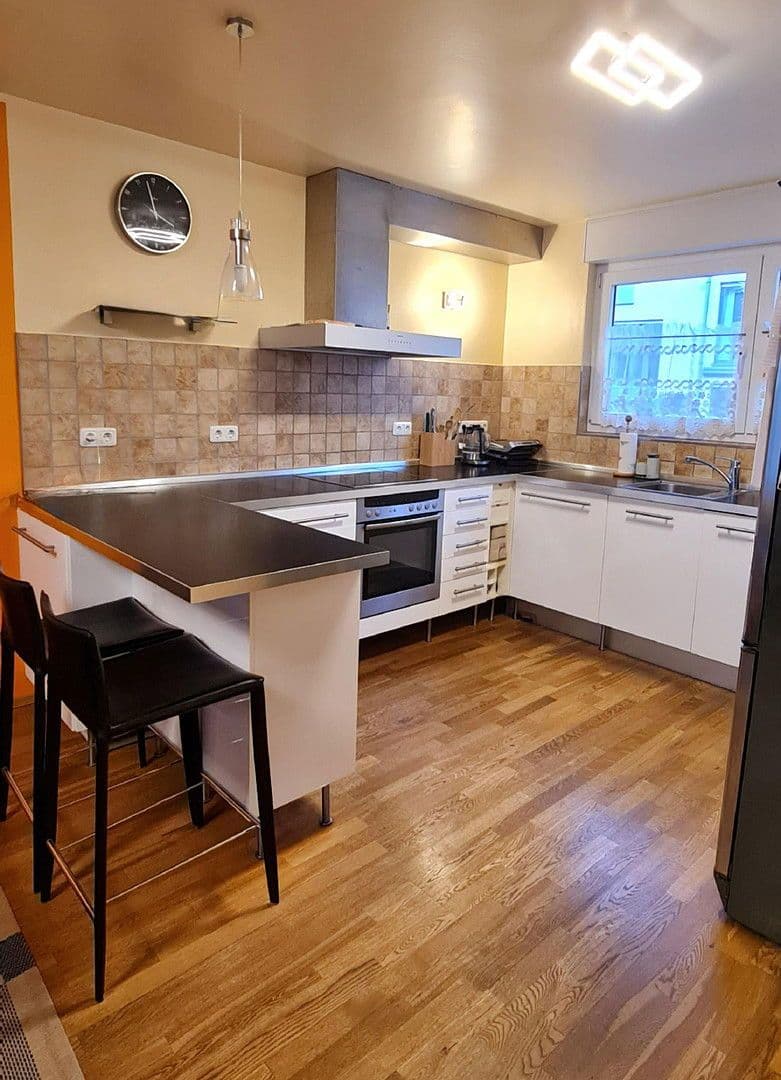 Prenájom domu 135 m², pozemek 156 m², Ratingen, Severné Porýnie - Westfálsko Prenájom domu 135 m², pozemek 156 m², Ratingen, Severné Porýnie - Westfálsko