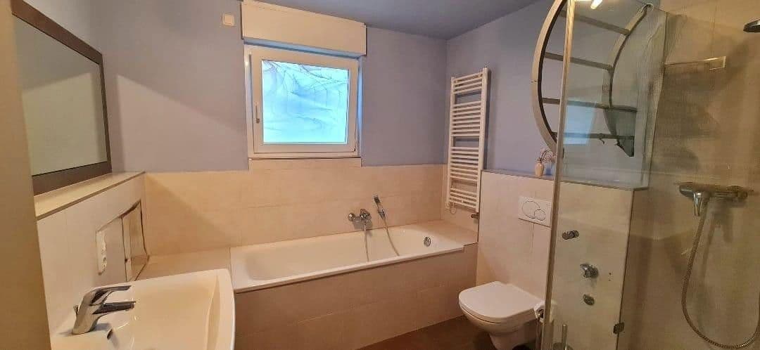 Prenájom domu 135 m², pozemek 156 m², Ratingen, Severné Porýnie - Westfálsko Prenájom domu 135 m², pozemek 156 m², Ratingen, Severné Porýnie - Westfálsko