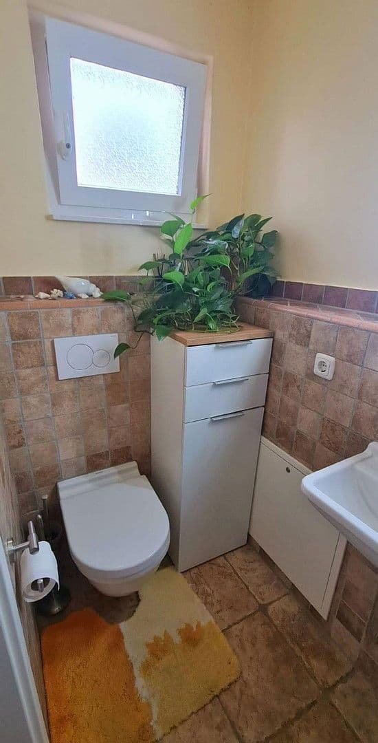 Prenájom domu 135 m², pozemek 156 m², Ratingen, Severné Porýnie - Westfálsko Prenájom domu 135 m², pozemek 156 m², Ratingen, Severné Porýnie - Westfálsko