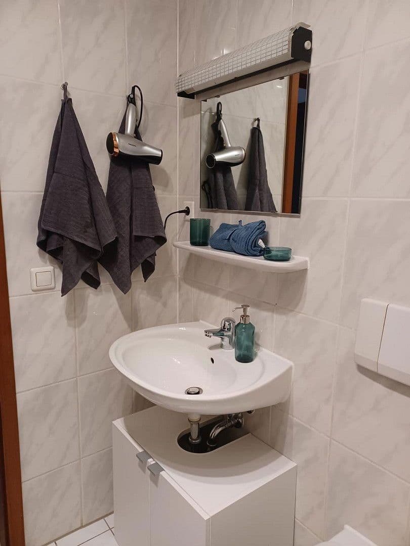 Prenájom bytu 1-izbový 30 m², Berlin, Berlín Prenájom bytu 1-izbový 30 m², Berlin, Berlín