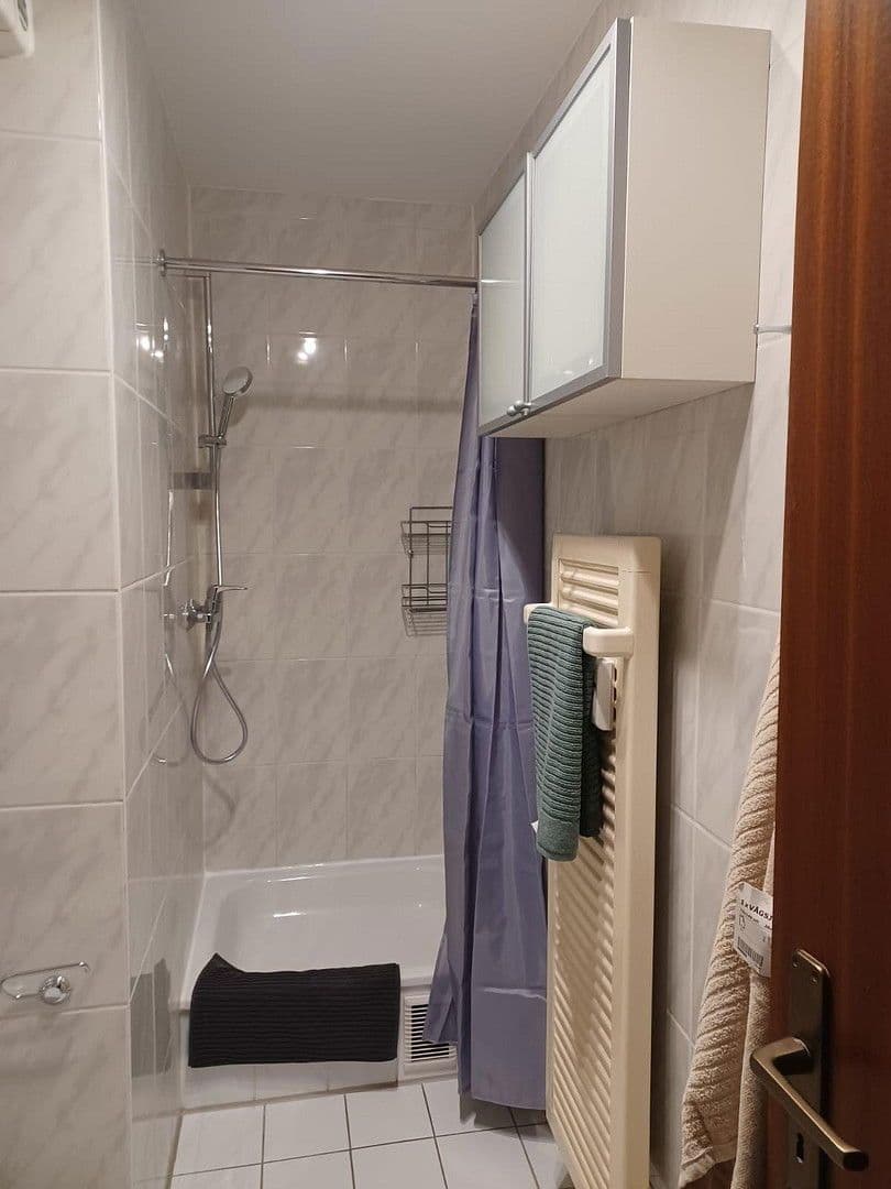 Prenájom bytu 1-izbový 30 m², Berlin, Berlín Prenájom bytu 1-izbový 30 m², Berlin, Berlín