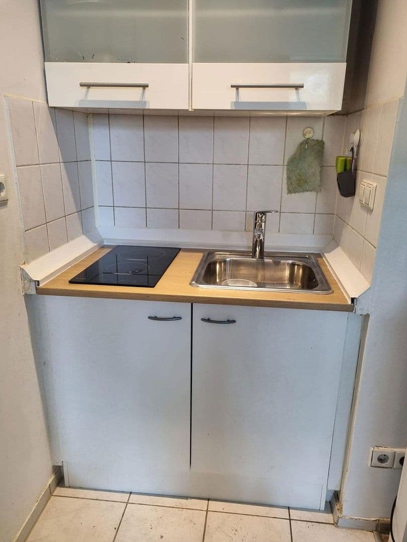 Prenájom bytu 1-izbový 30 m², Berlin, Berlín Prenájom bytu 1-izbový 30 m², Berlin, Berlín