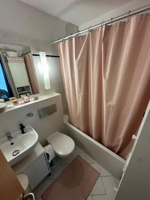 Prenájom bytu 3-izbový 62 m², Kleine Alexanderstraße 12, Berlin, Berlín Prenájom bytu 3-izbový 62 m², Kleine Alexanderstraße 12, Berlin, Berlín