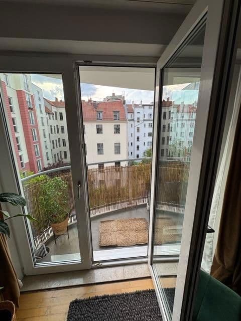 Prenájom bytu 3-izbový 62 m², Kleine Alexanderstraße 12, Berlin, Berlín Prenájom bytu 3-izbový 62 m², Kleine Alexanderstraße 12, Berlin, Berlín