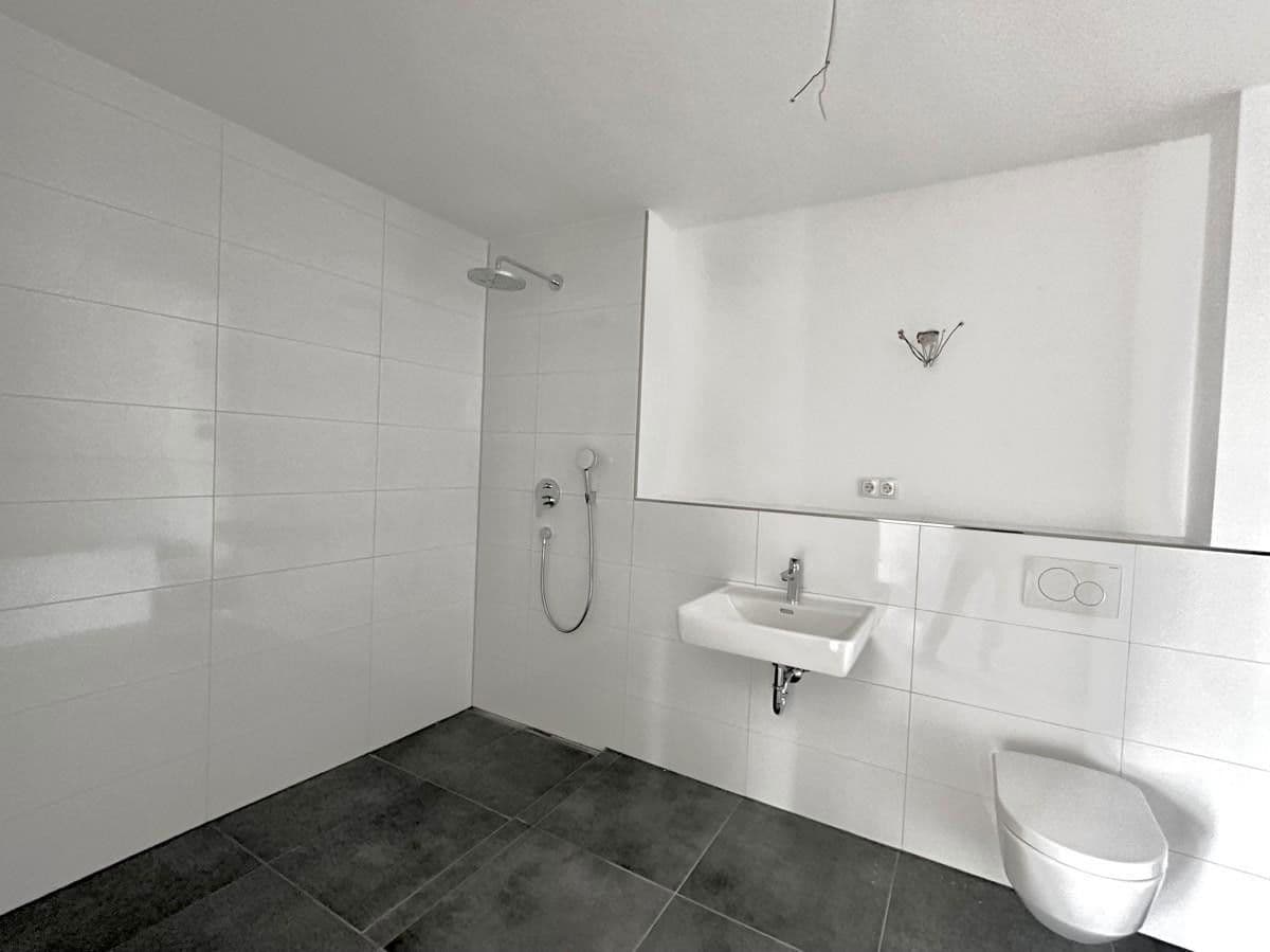 Prenájom bytu 3-izbový 100 m², Kieselbronn, Bádensko-Wurttembersko Prenájom bytu 3-izbový 100 m², Kieselbronn, Bádensko-Wurttembersko