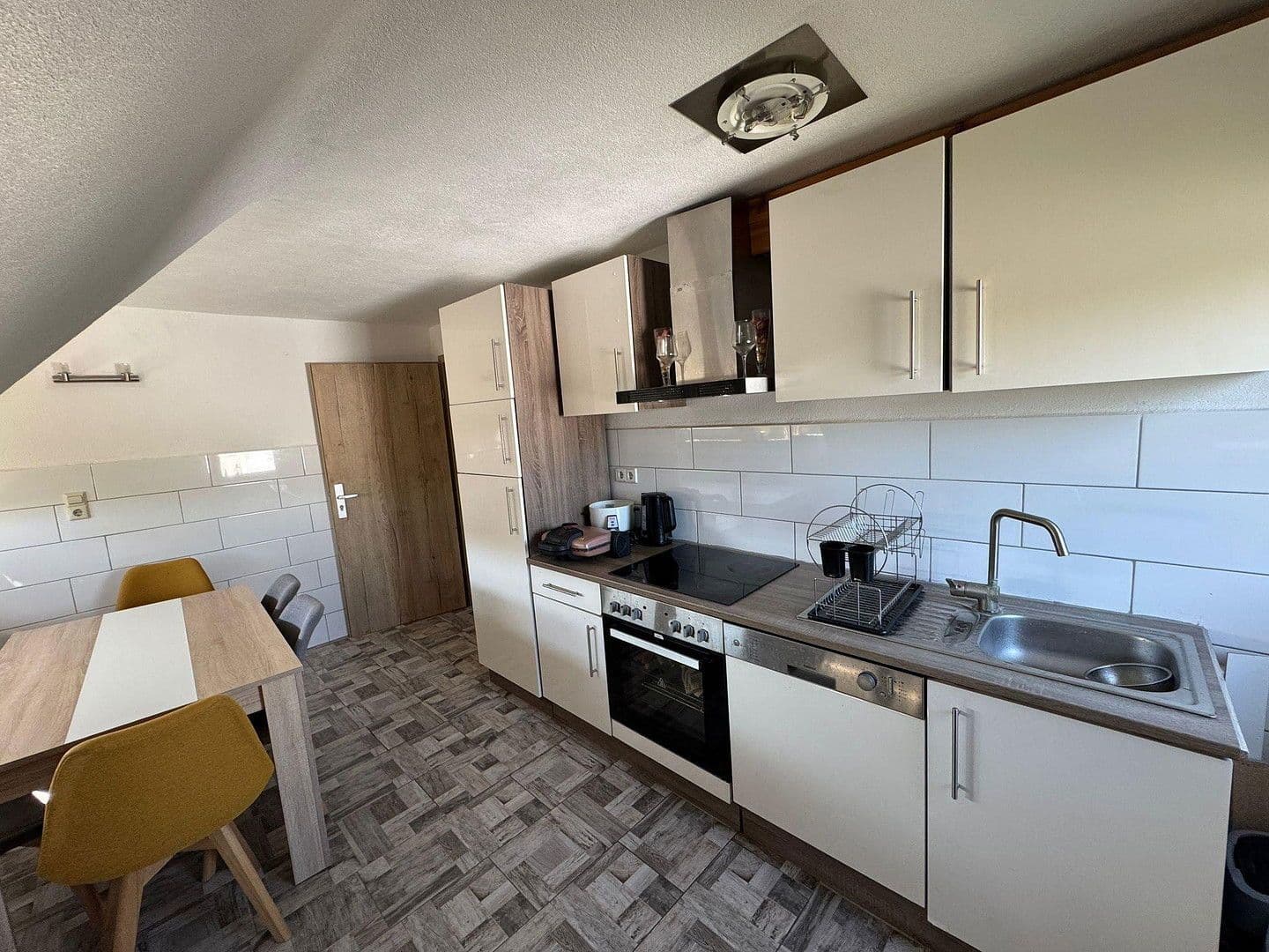 Prenájom bytu 2-izbový 52 m², Stuttgart, Bádensko-Wurttembersko Prenájom bytu 2-izbový 52 m², Stuttgart, Bádensko-Wurttembersko