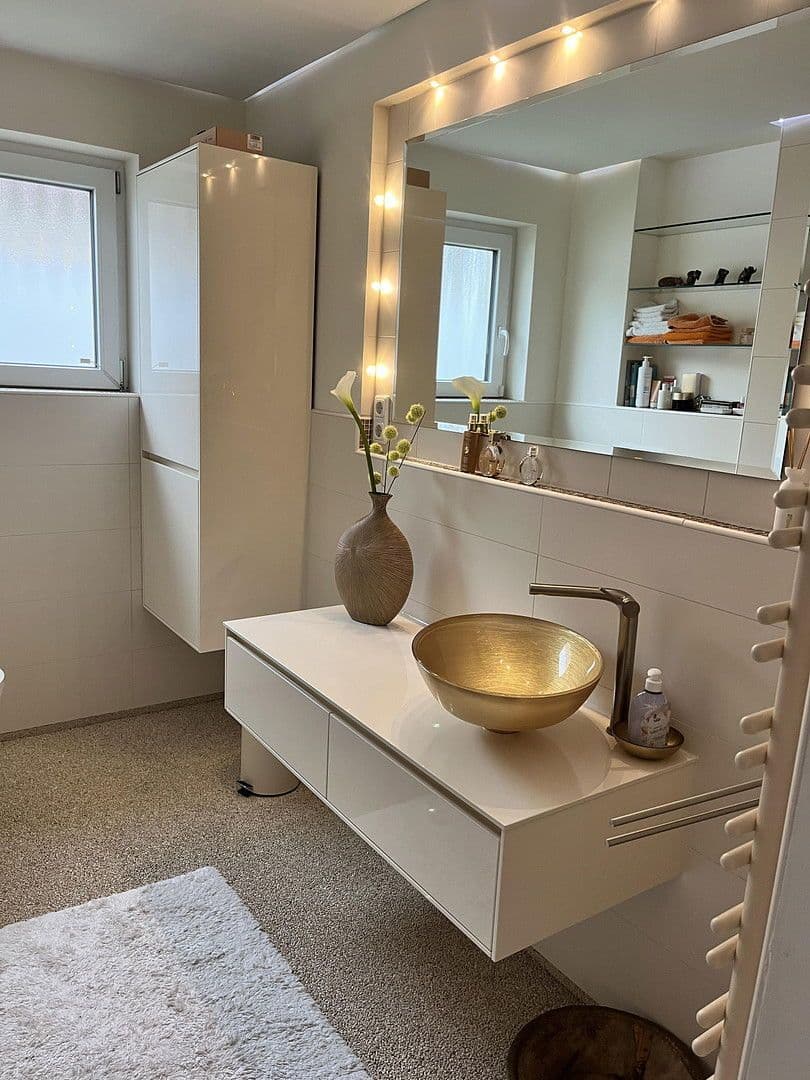 Predaj domu 237 m², pozemek 525 m², Ingelheim am Rhein, Porýnie-Falcko Predaj domu 237 m², pozemek 525 m², Ingelheim am Rhein, Porýnie-Falcko