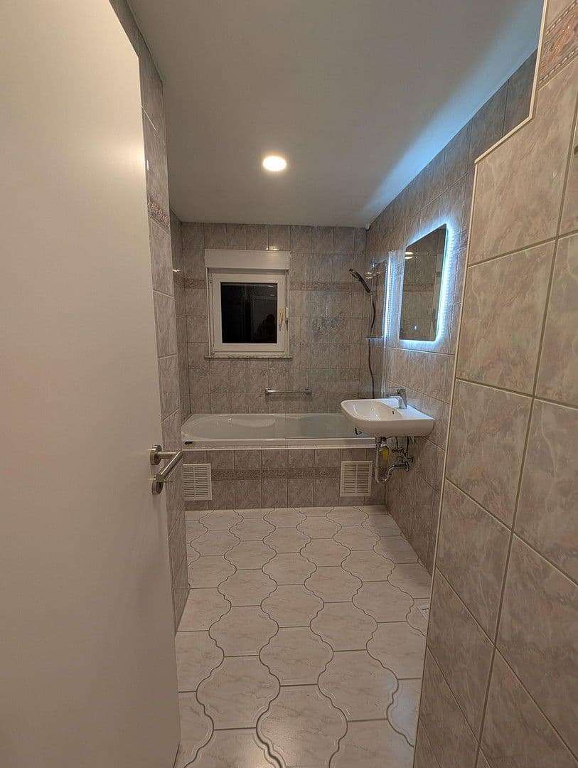 Prenájom bytu 3-izbový 65 m², Sonnenhalde 2, Bühlertann, Bádensko-Wurttembersko Prenájom bytu 3-izbový 65 m², Sonnenhalde 2, Bühlertann, Bádensko-Wurttembersko