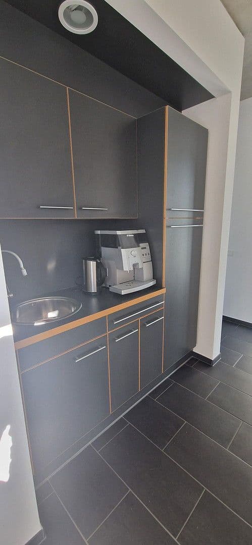 Prenájom kancelárie 380 m², Dieselstr. 10, Ditzingen, Bádensko-Wurttembersko Prenájom kancelárie 380 m², Dieselstr. 10, Ditzingen, Bádensko-Wurttembersko