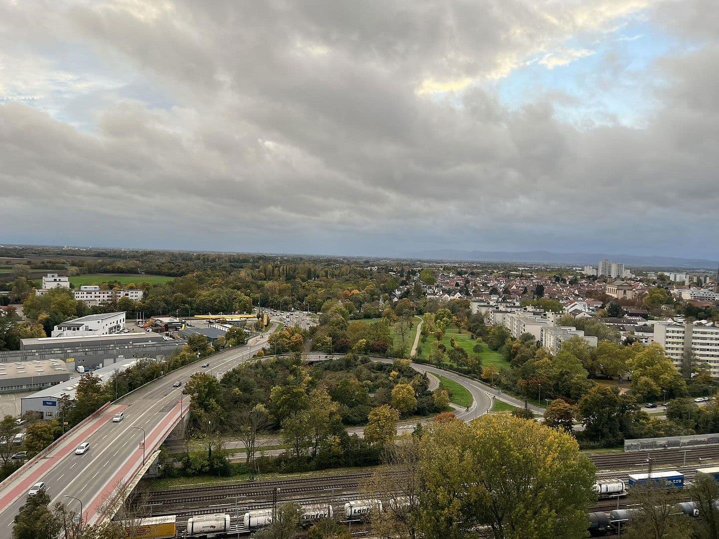 Prenájom bytu 4-izbový 107 m², Froschlache 19, Ludwigshafen-Friesenheim, Porýnie-Falcko Prenájom bytu 4-izbový 107 m², Froschlache 19, Ludwigshafen-Friesenheim, Porýnie-Falcko