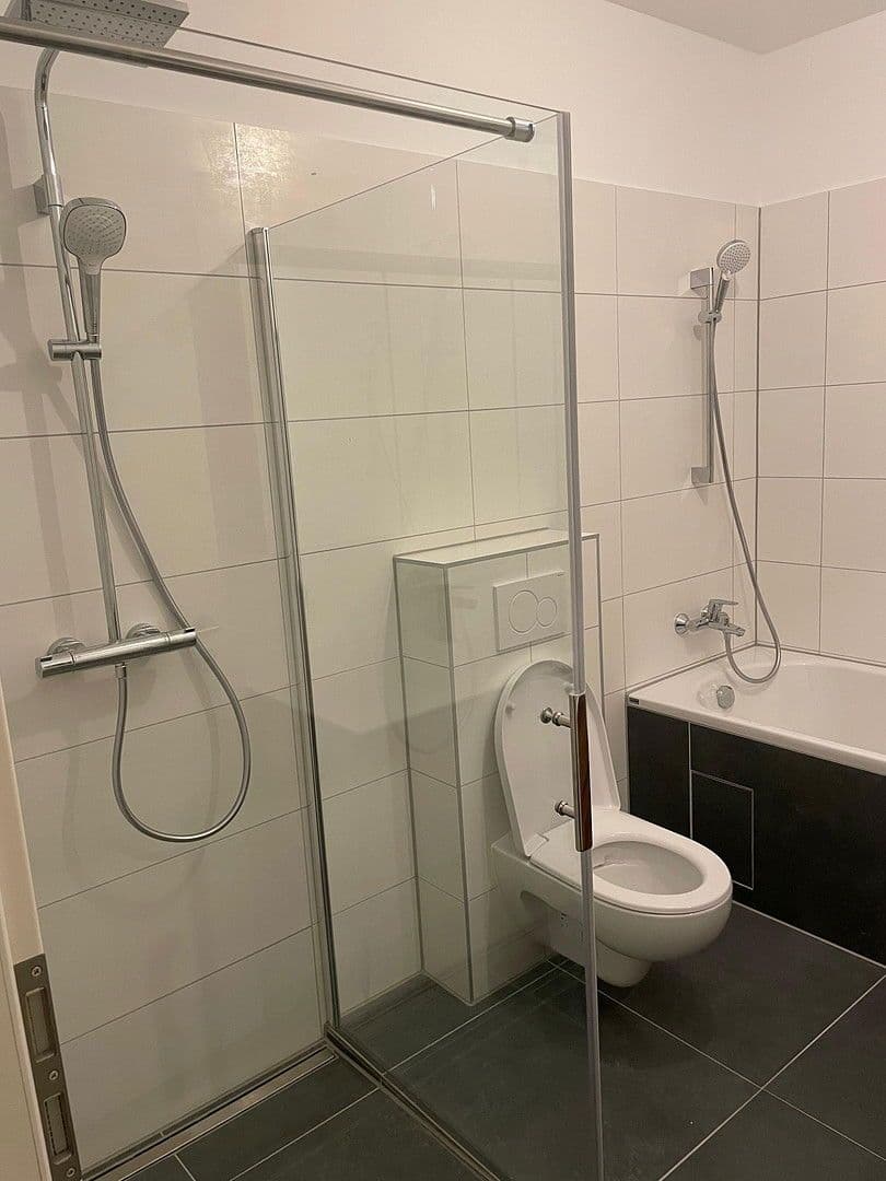 Predaj domu 150 m², pozemek 394 m², Enkenbacher Weg 106, Berlin, Berlín Predaj domu 150 m², pozemek 394 m², Enkenbacher Weg 106, Berlin, Berlín