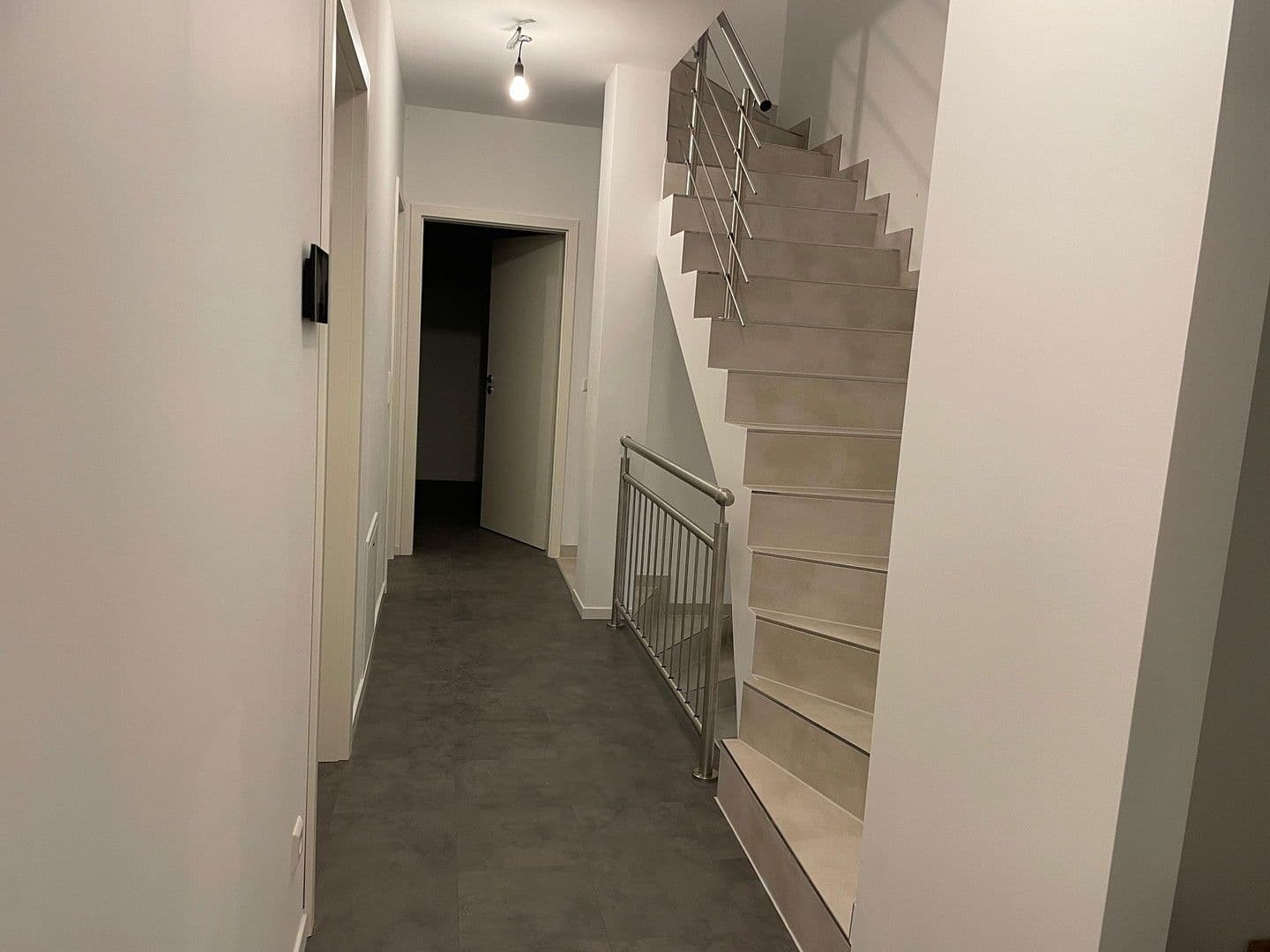 Predaj domu 150 m², pozemek 394 m², Enkenbacher Weg 106, Berlin, Berlín Predaj domu 150 m², pozemek 394 m², Enkenbacher Weg 106, Berlin, Berlín