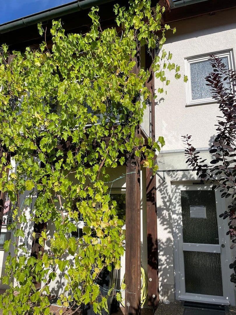 Predaj domu 146 m², pozemek 246 m², Königsberger Strasse 47, Bad Dürrheim, Bádensko-Wurttembersko Predaj domu 146 m², pozemek 246 m², Königsberger Strasse 47, Bad Dürrheim, Bádensko-Wurttembersko