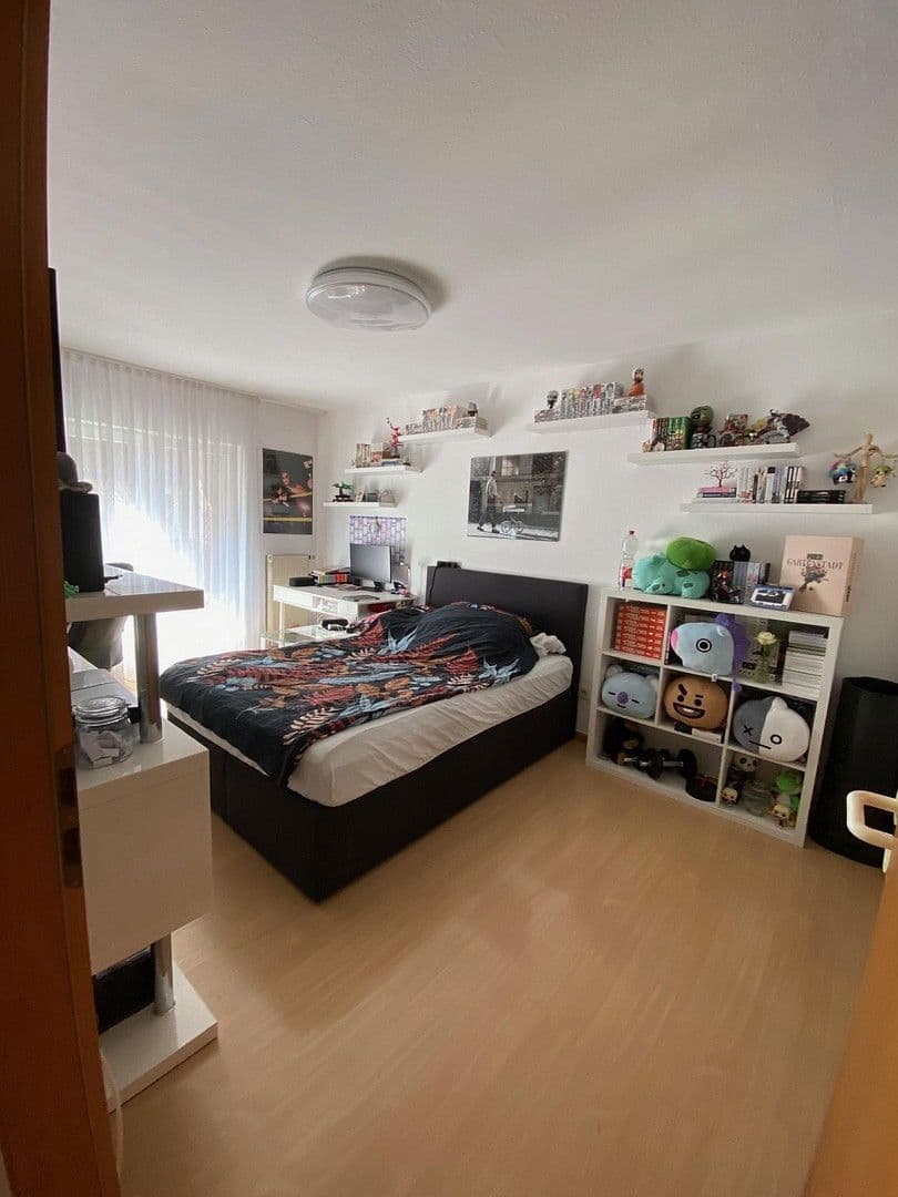 Predaj domu 146 m², pozemek 246 m², Königsberger Strasse 47, Bad Dürrheim, Bádensko-Wurttembersko Predaj domu 146 m², pozemek 246 m², Königsberger Strasse 47, Bad Dürrheim, Bádensko-Wurttembersko