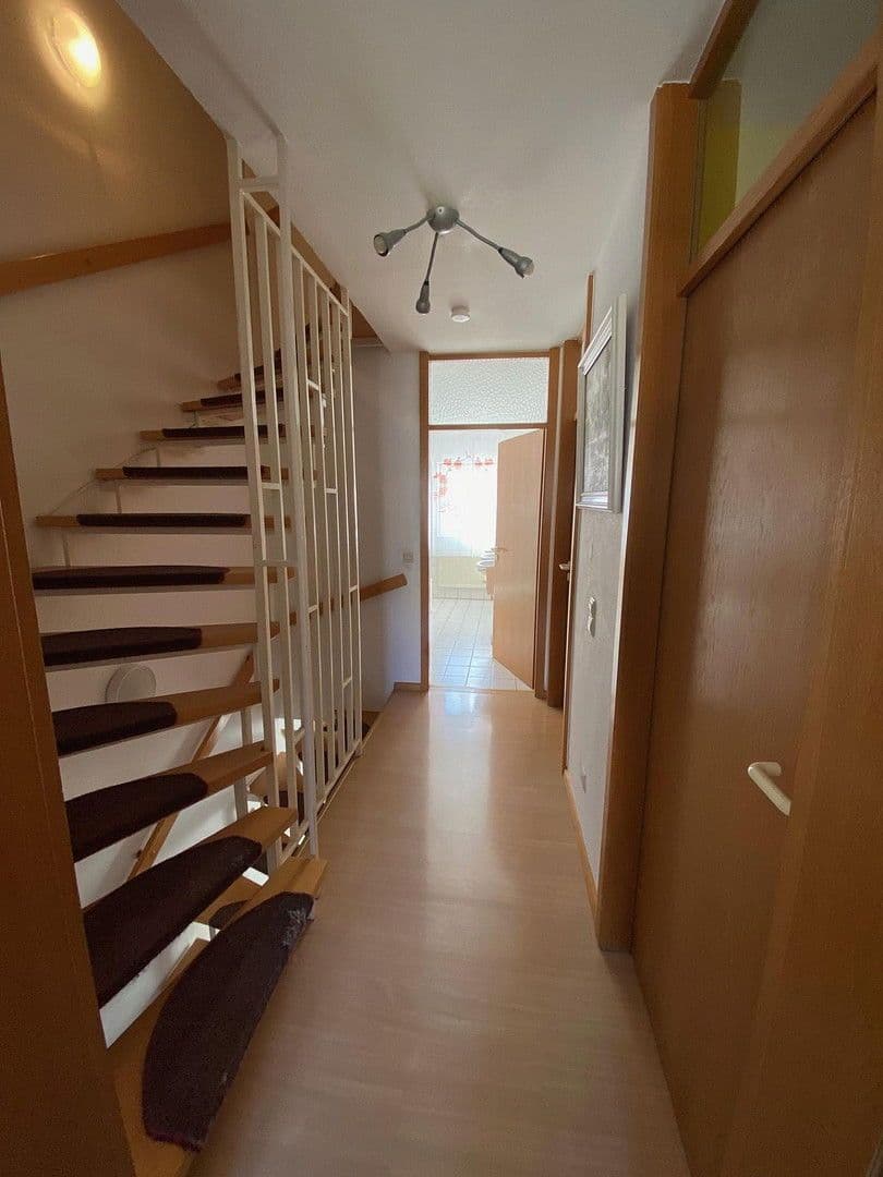 Predaj domu 146 m², pozemek 246 m², Königsberger Strasse 47, Bad Dürrheim, Bádensko-Wurttembersko Predaj domu 146 m², pozemek 246 m², Königsberger Strasse 47, Bad Dürrheim, Bádensko-Wurttembersko