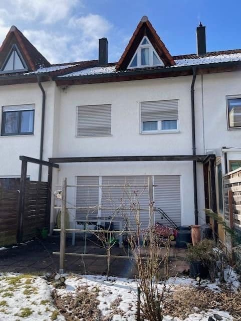 Predaj domu 146 m², pozemek 246 m², Königsberger Strasse 47, Bad Dürrheim, Bádensko-Wurttembersko Predaj domu 146 m², pozemek 246 m², Königsberger Strasse 47, Bad Dürrheim, Bádensko-Wurttembersko